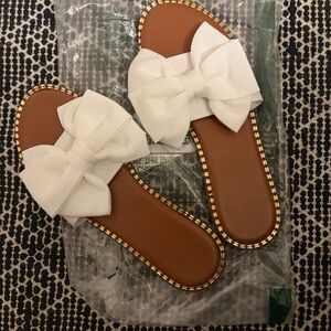 Elegant White Bow Slide Sandals